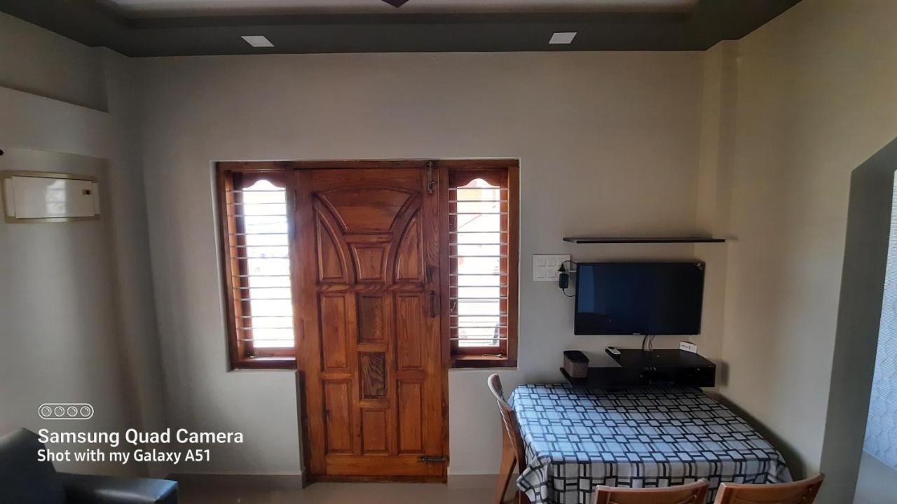 Varam Homestay Madikeri Luaran gambar